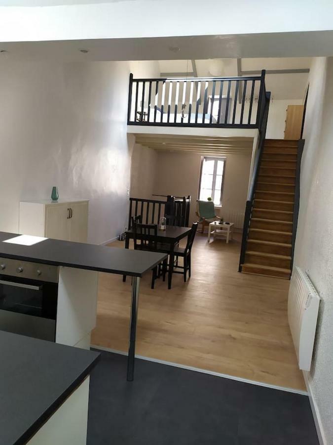 Duplex Plein Centre Ville 10B Malestroit Bagian luar foto