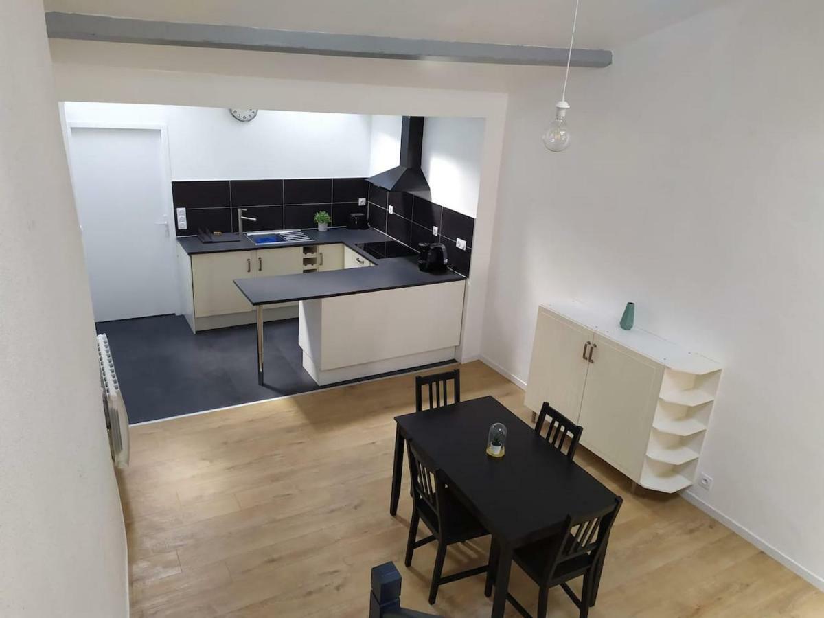 Duplex Plein Centre Ville 10B Malestroit Bagian luar foto